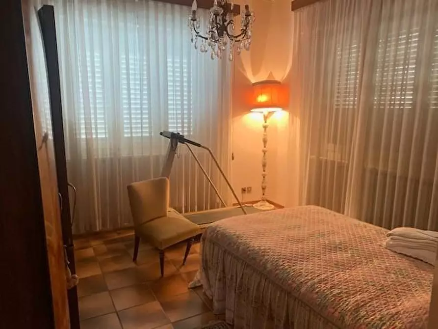 Immagine 22 di Villa in vendita  a Montecatini Terme