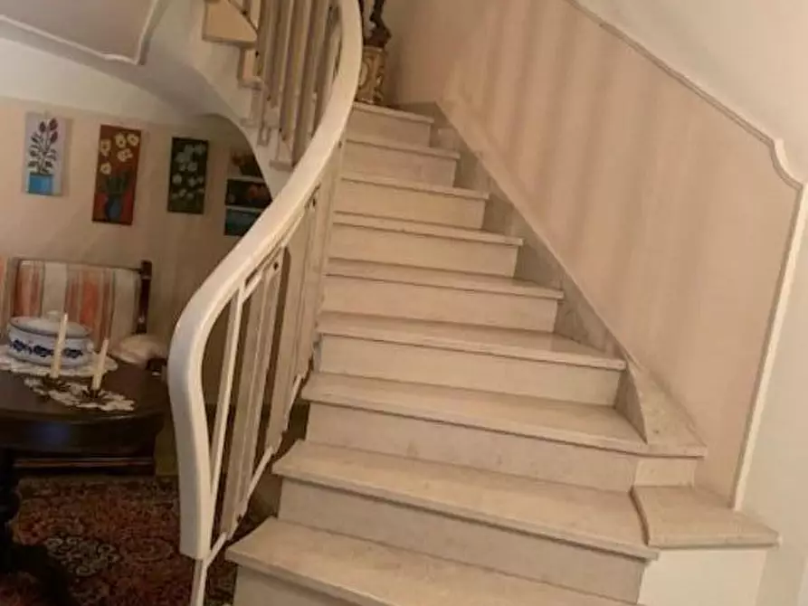 Immagine 20 di Villa in vendita  a Montecatini Terme