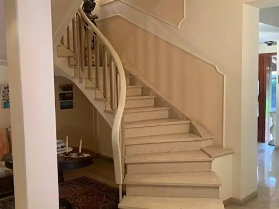 Immagine 9 di Villa in vendita  a Montecatini Terme