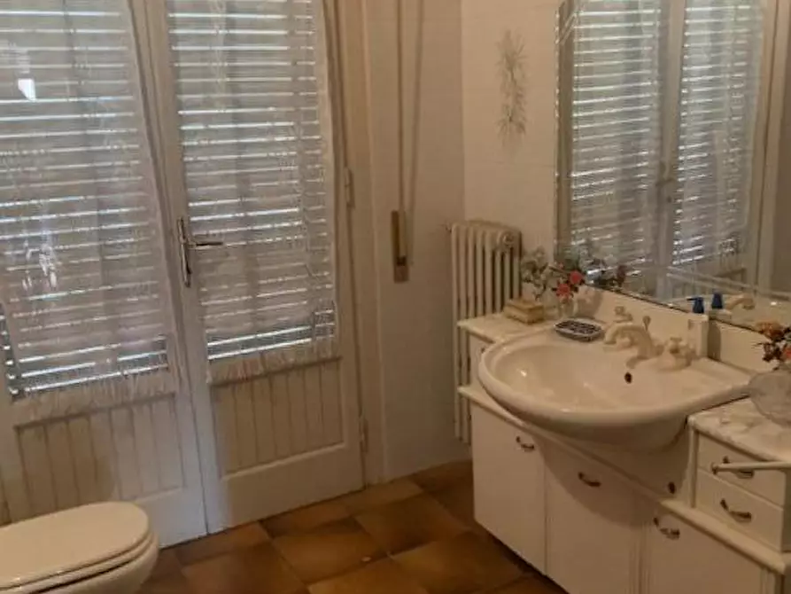 Immagine 23 di Villa in vendita  a Montecatini Terme