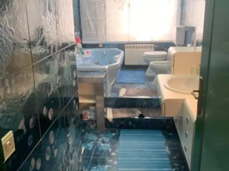 Immagine 24 di Villa in vendita  a Montecatini Terme