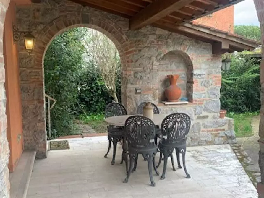 Immagine 3 di Villa in vendita  a Montecatini Terme