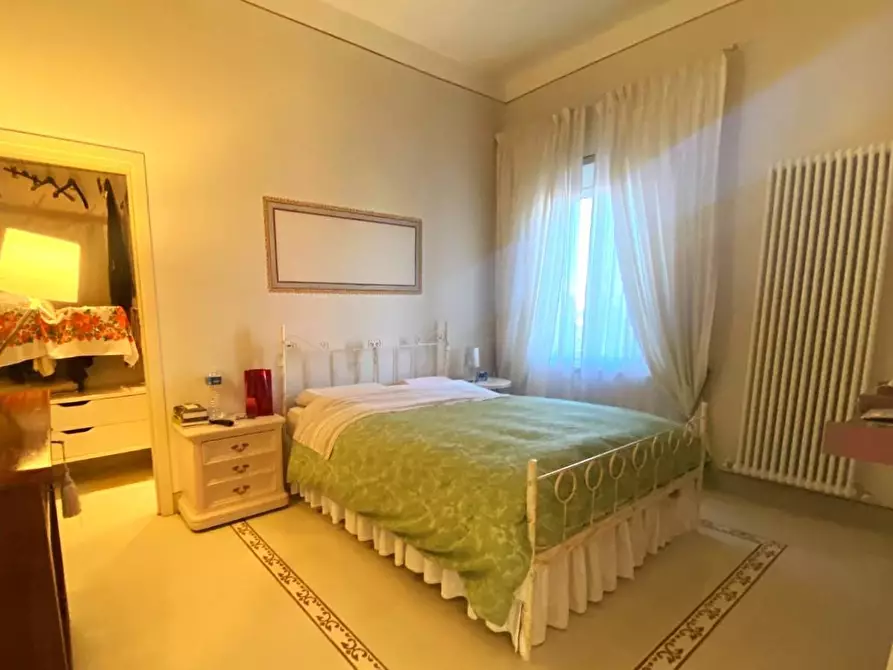 Immagine 6 di Villa in vendita  a Pisa