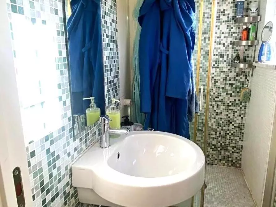 Immagine 10 di Villa in vendita  a Pisa