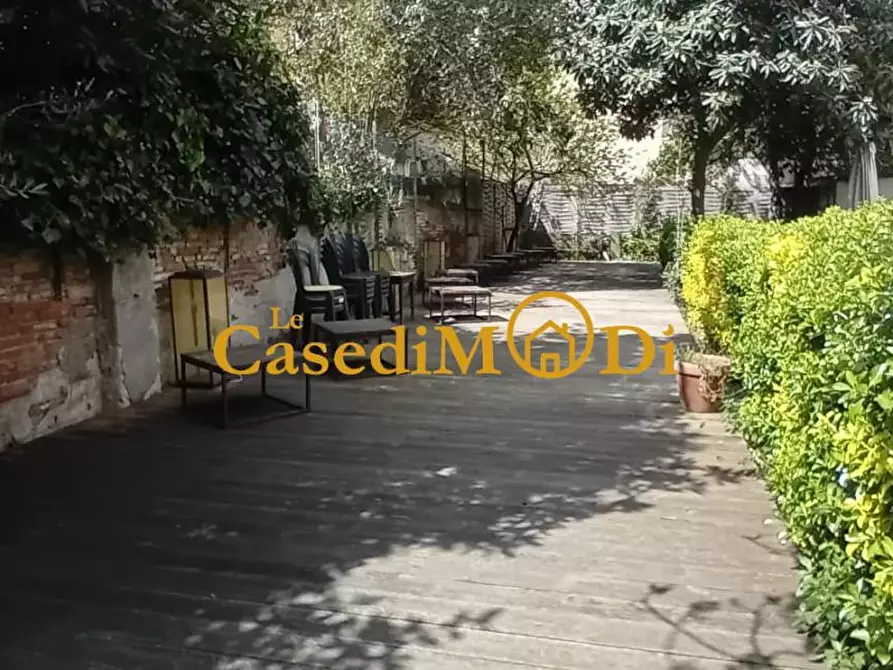 Immagine 6 di Locale commerciale in vendita  a Livorno