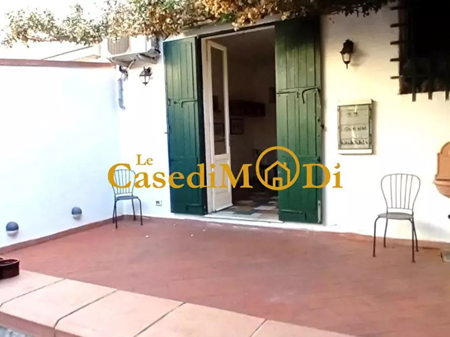 Immagine 18 di Locale commerciale in vendita  a Livorno