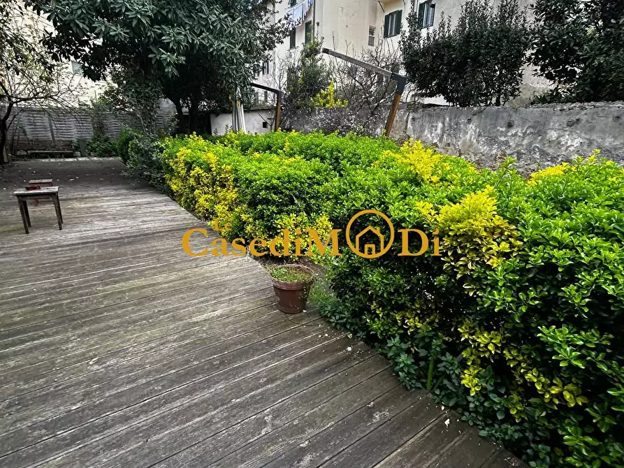 Immagine 3 di Locale commerciale in vendita  a Livorno