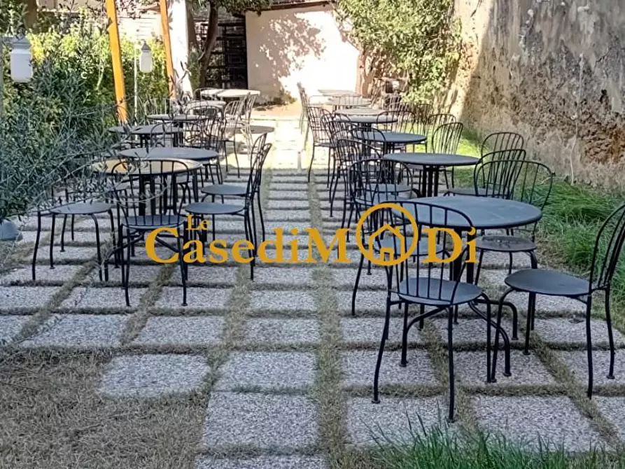 Immagine 15 di Locale commerciale in vendita  a Livorno