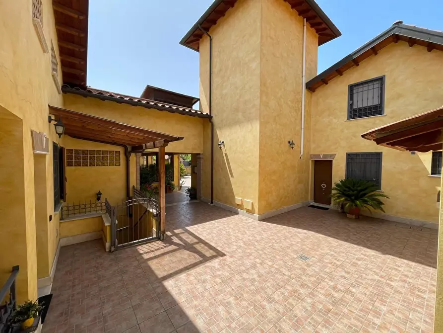 Immagine 1 di Appartamento in vendita  a Roma