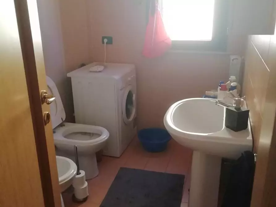 Immagine 10 di Appartamento in vendita  a Roma