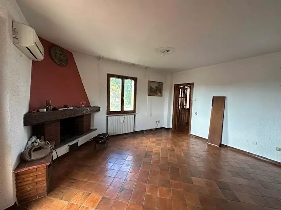 Immagine 2 di Casa indipendente in vendita  a Pisa