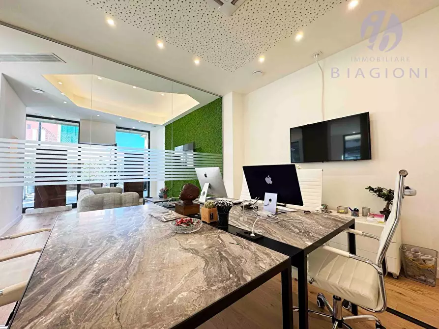 Immagine 36 di Casa bifamiliare in vendita  a Pietrasanta