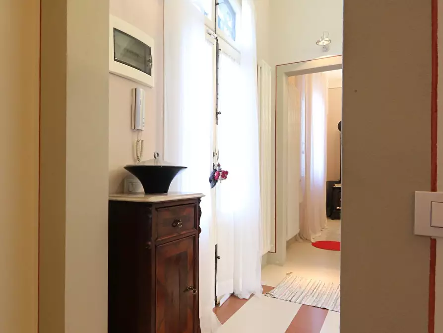 Immagine 5 di Villa in vendita  a Pisa