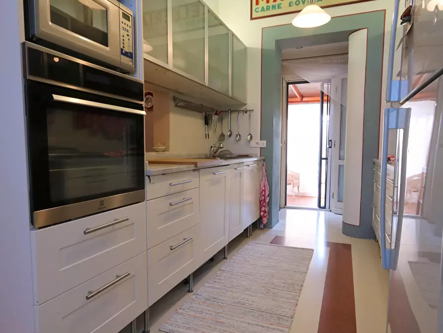 Immagine 8 di Villa in vendita  a Pisa