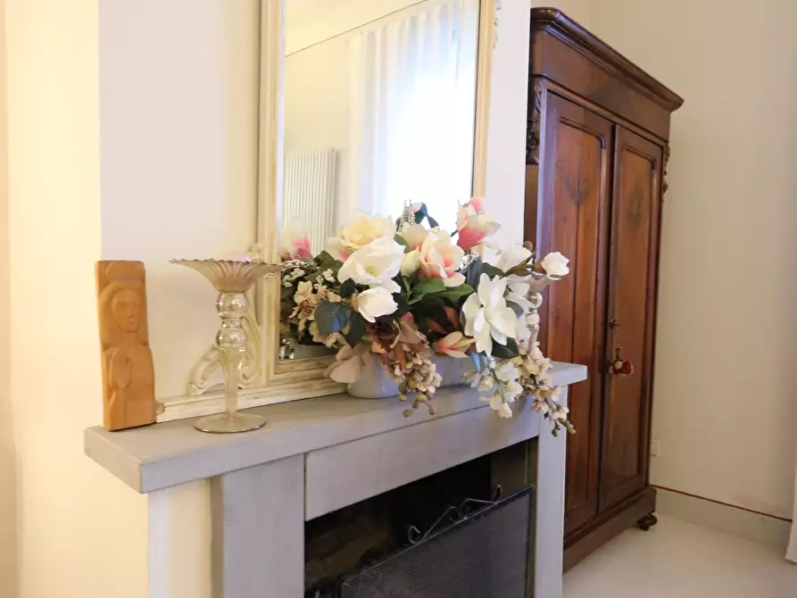 Immagine 4 di Villa in vendita  a Pisa