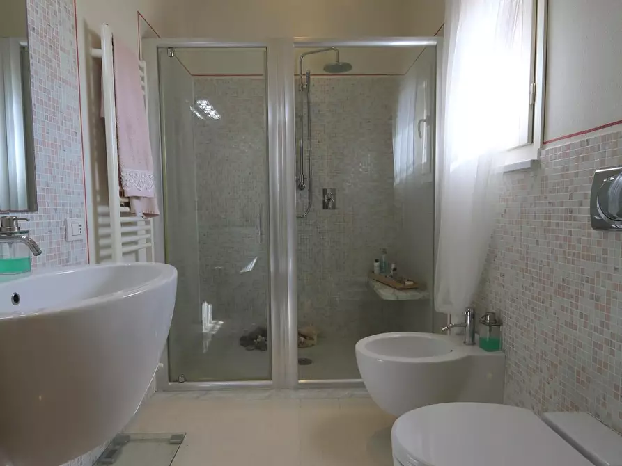 Immagine 26 di Villa in vendita  a Pisa