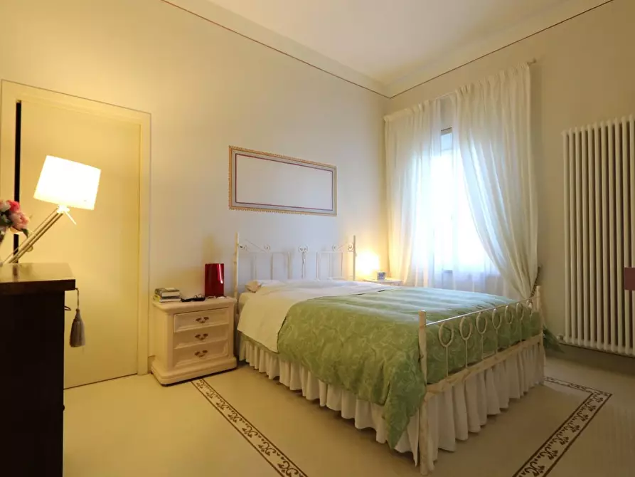 Immagine 20 di Villa in vendita  a Pisa