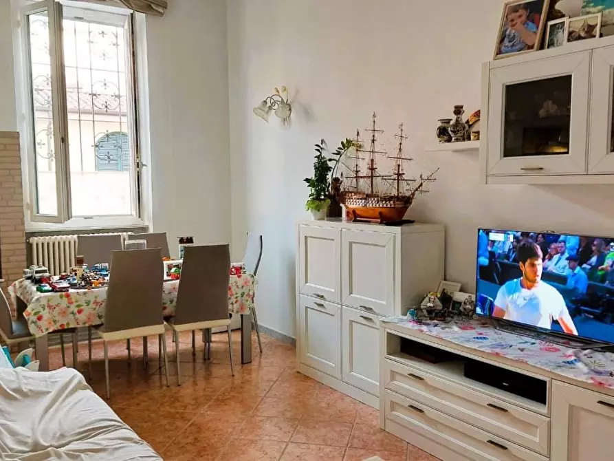 Immagine 2 di Appartamento in vendita  a Carrara