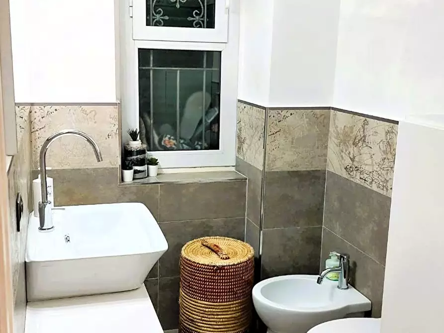 Immagine 21 di Appartamento in vendita  a Carrara