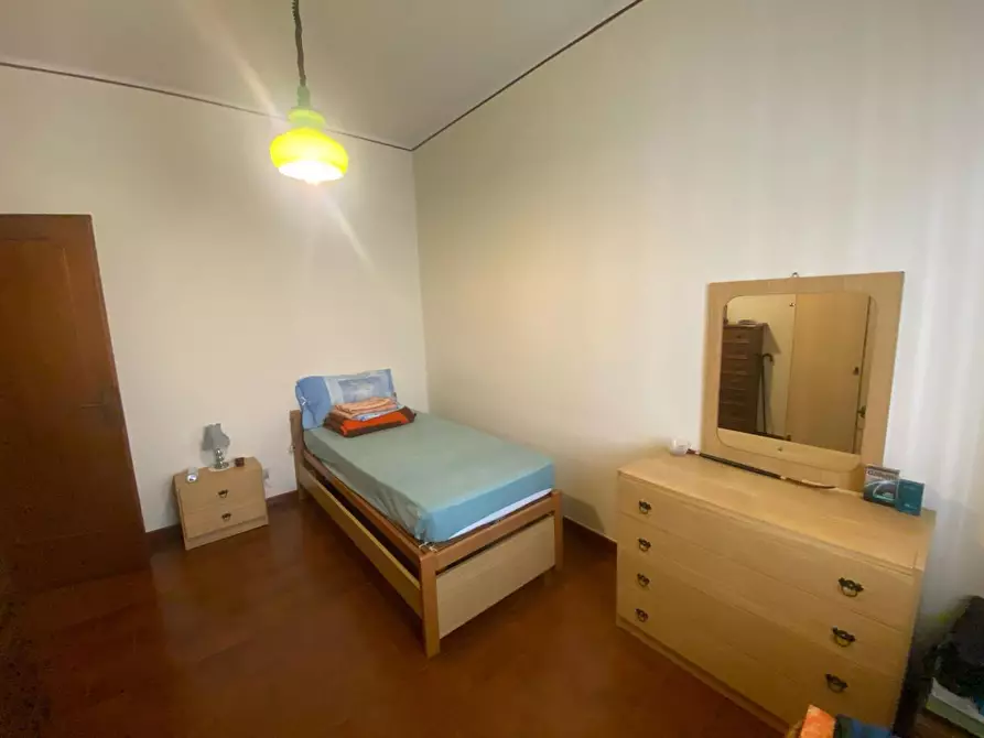 Immagine 15 di Appartamento in vendita  a Lucca