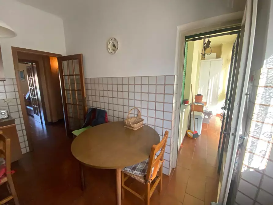 Immagine 7 di Appartamento in vendita  a Lucca