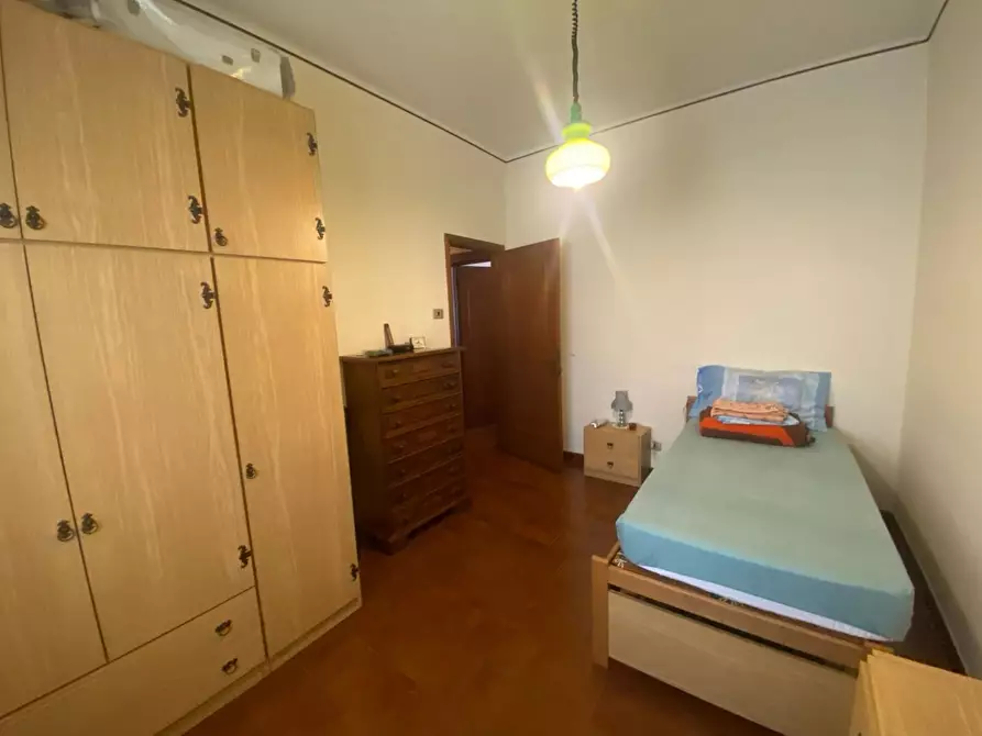 Immagine 16 di Appartamento in vendita  a Lucca