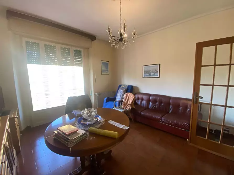 Immagine 2 di Appartamento in vendita  a Lucca