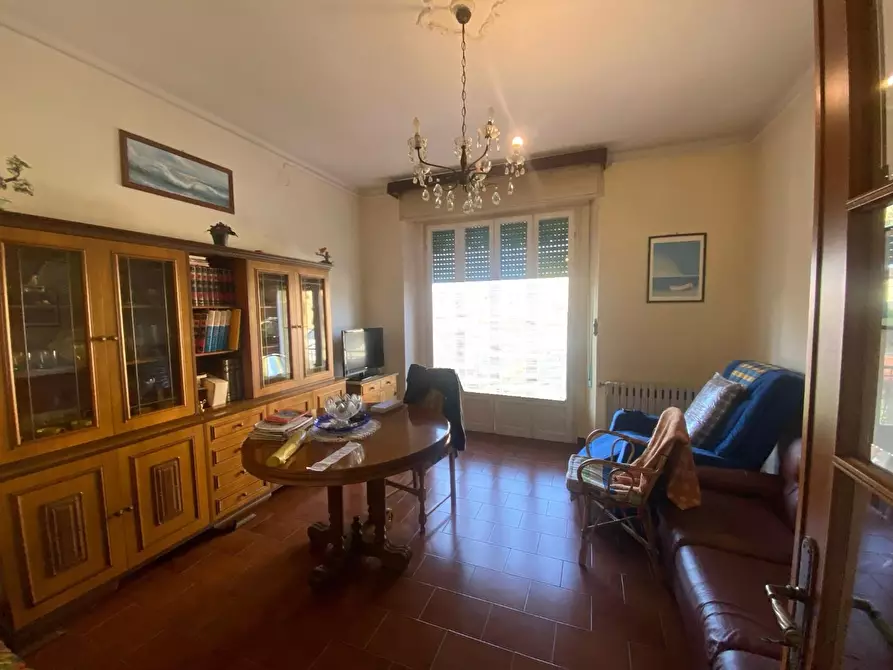 Immagine 3 di Appartamento in vendita  a Lucca