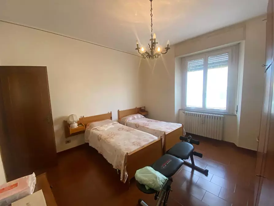 Immagine 9 di Appartamento in vendita  a Lucca