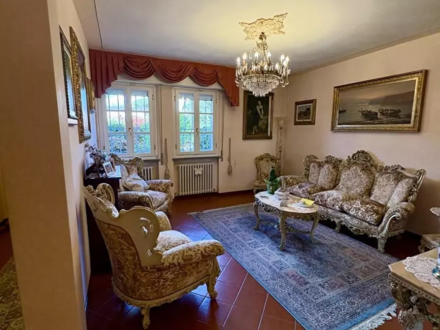 Immagine 19 di Villetta a schiera in vendita  a Lucca