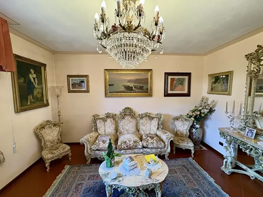 Immagine 15 di Villetta a schiera in vendita  a Lucca