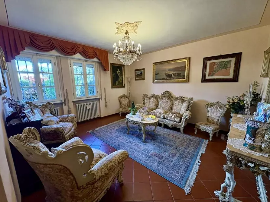 Immagine 34 di Villetta a schiera in vendita  a Lucca