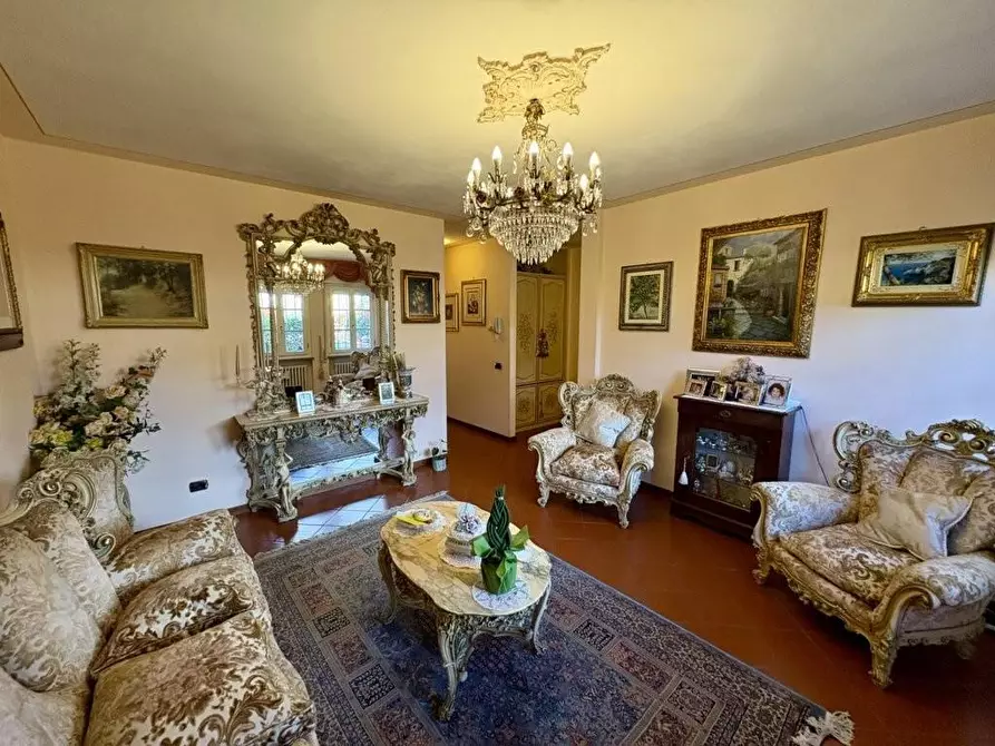 Immagine 16 di Villetta a schiera in vendita  a Lucca