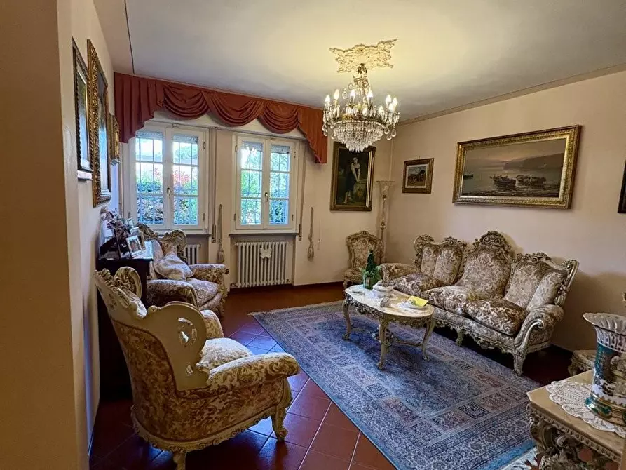 Immagine 17 di Villetta a schiera in vendita  a Lucca