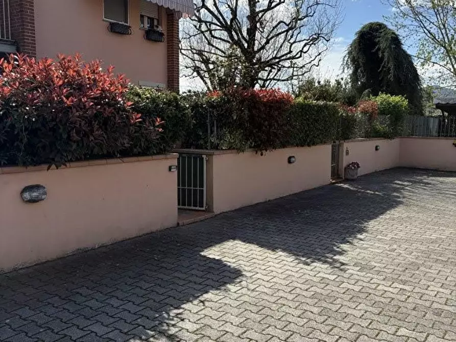 Immagine 5 di Villetta a schiera in vendita  a Lucca