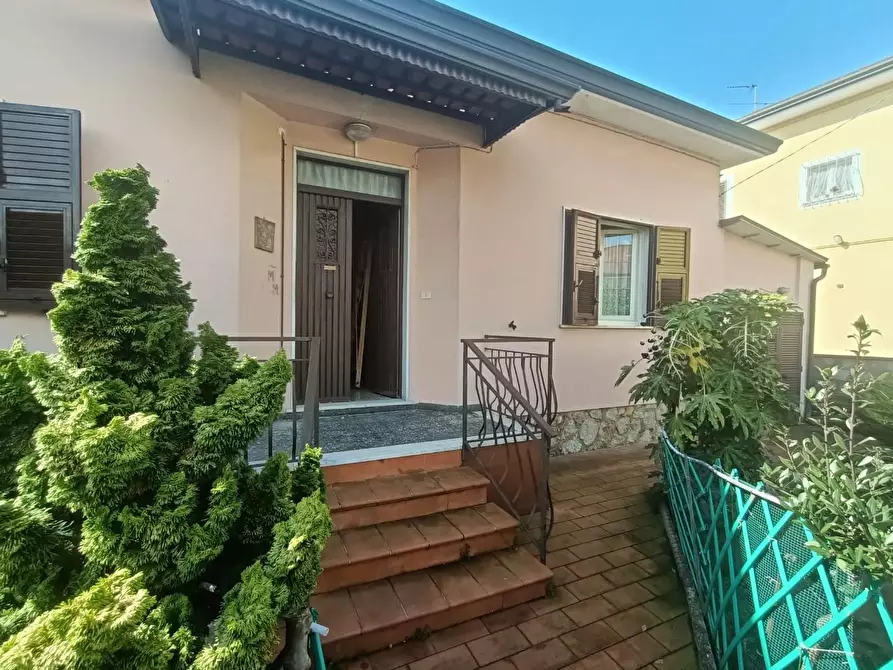 Immagine 3 di Casa indipendente in vendita  a Castelnuovo Magra