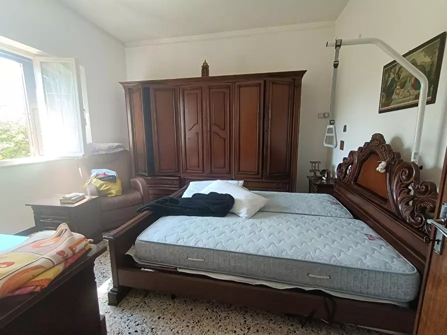 Immagine 17 di Casa indipendente in vendita  a Castelnuovo Magra