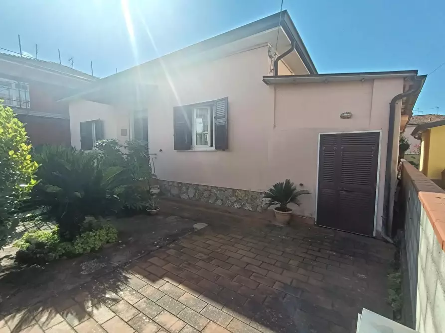 Immagine 4 di Casa indipendente in vendita  a Castelnuovo Magra