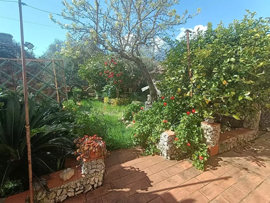 Immagine 8 di Casa indipendente in vendita  a Castelnuovo Magra