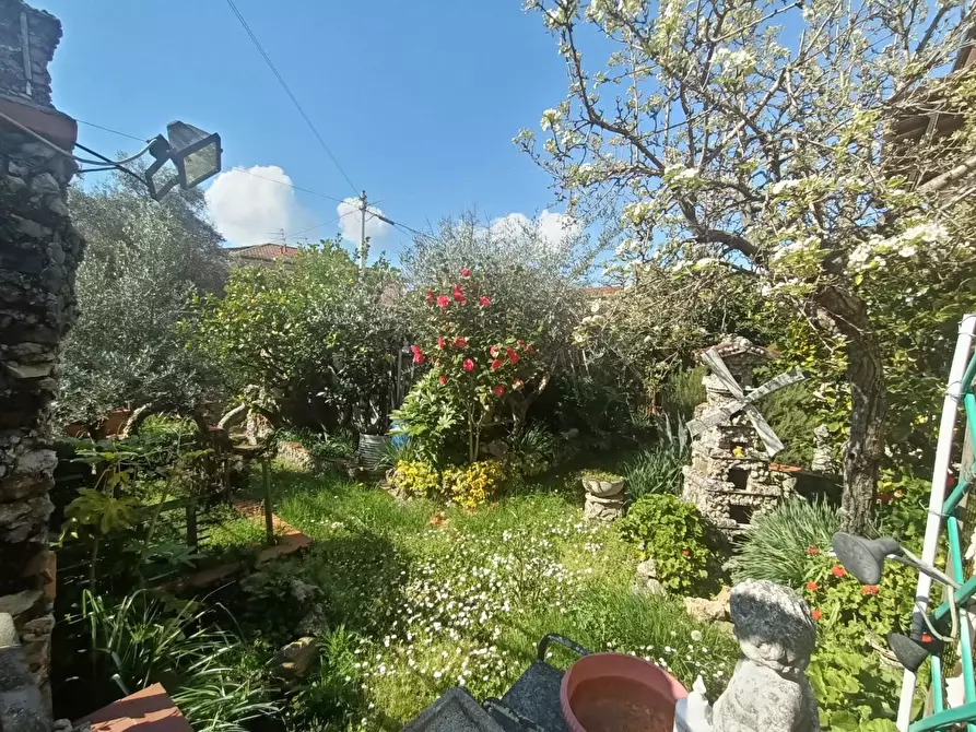 Immagine 9 di Casa indipendente in vendita  a Castelnuovo Magra