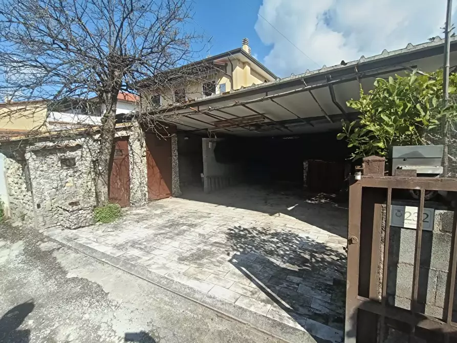 Immagine 24 di Casa indipendente in vendita  a Castelnuovo Magra