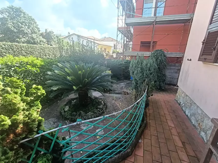 Immagine 12 di Casa indipendente in vendita  a Castelnuovo Magra