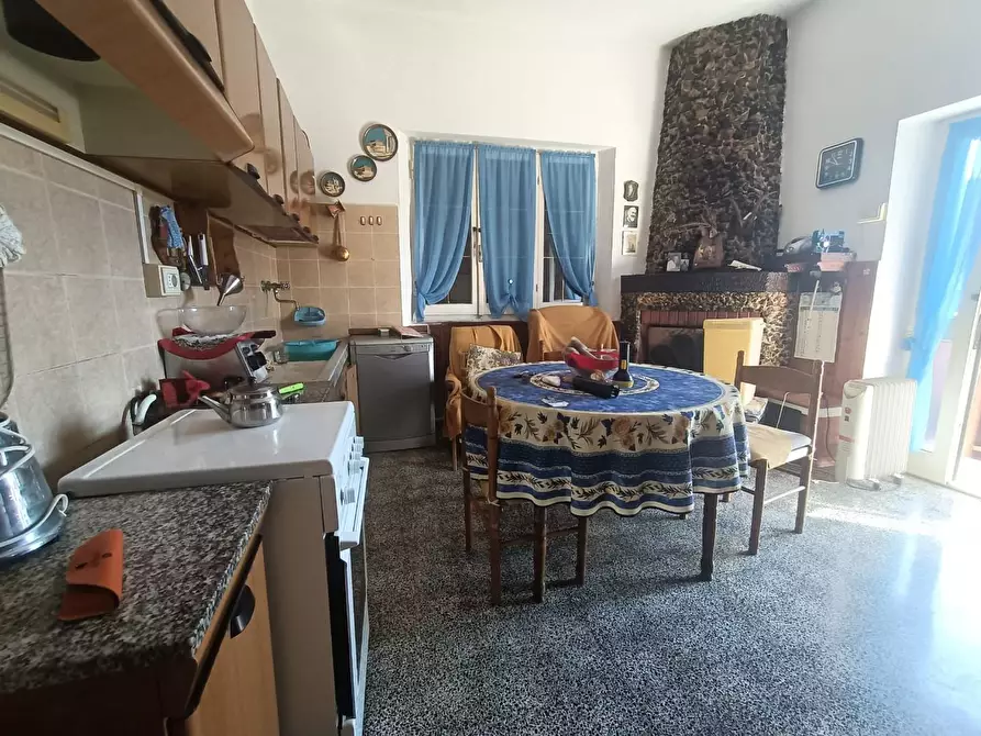 Immagine 15 di Casa indipendente in vendita  a Castelnuovo Magra