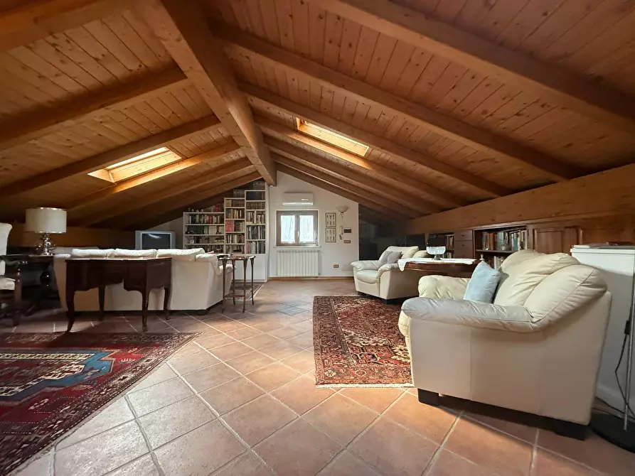 Immagine 23 di Villa in vendita  a Carrara