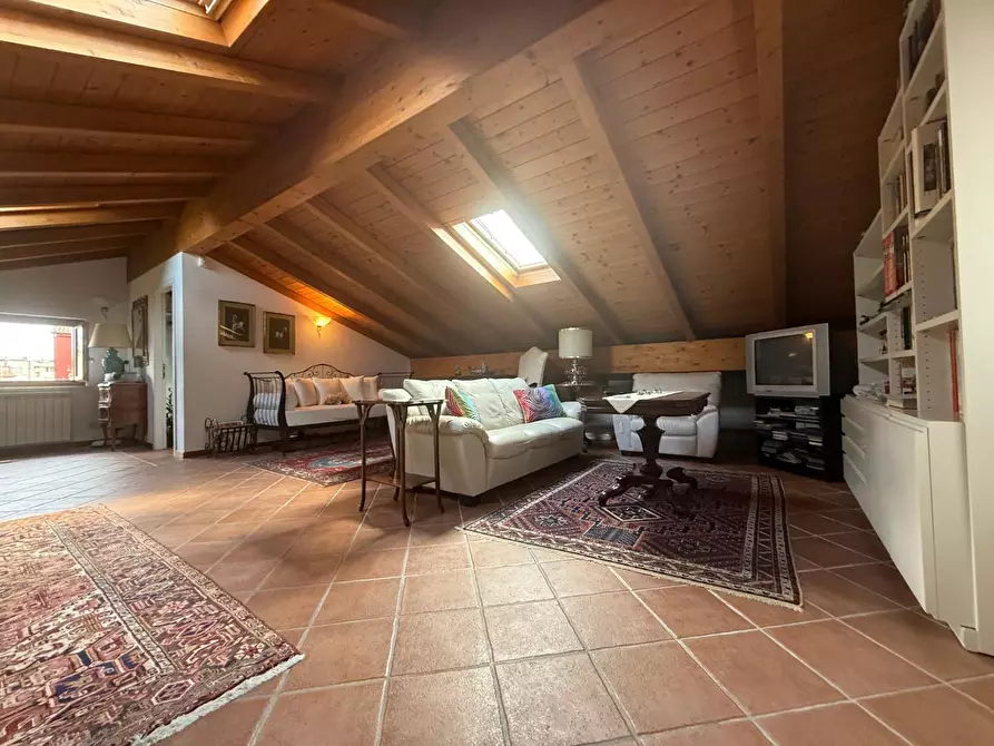 Immagine 20 di Villa in vendita  a Carrara