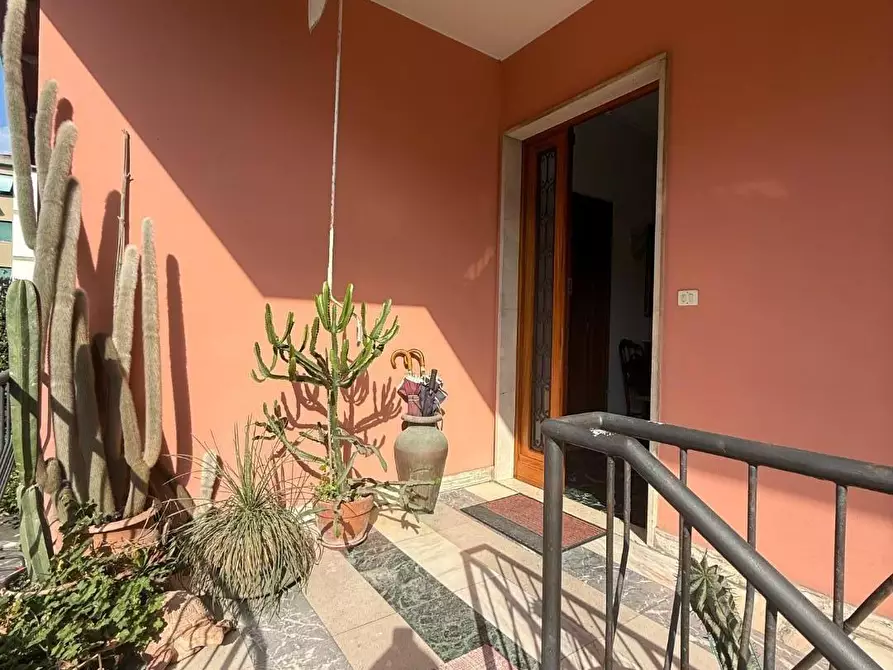 Immagine 18 di Villa in vendita  a Carrara