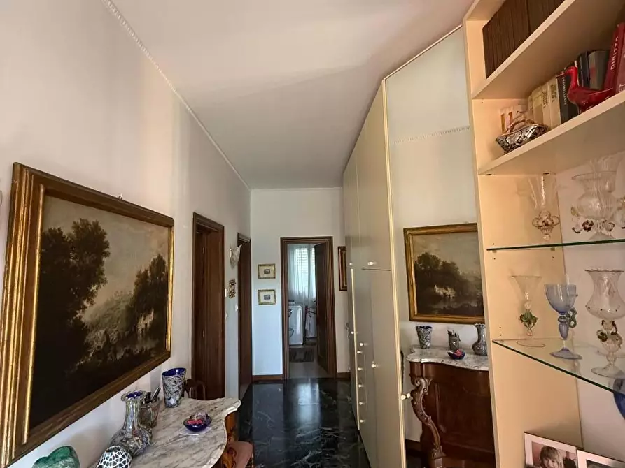 Immagine 19 di Villa in vendita  a Carrara