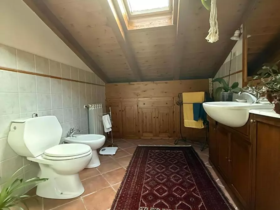 Immagine 21 di Villa in vendita  a Carrara