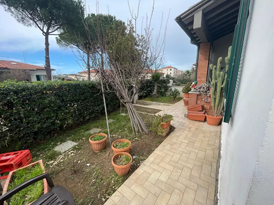 Immagine 17 di Casa bifamiliare in vendita  a Rosignano Marittimo