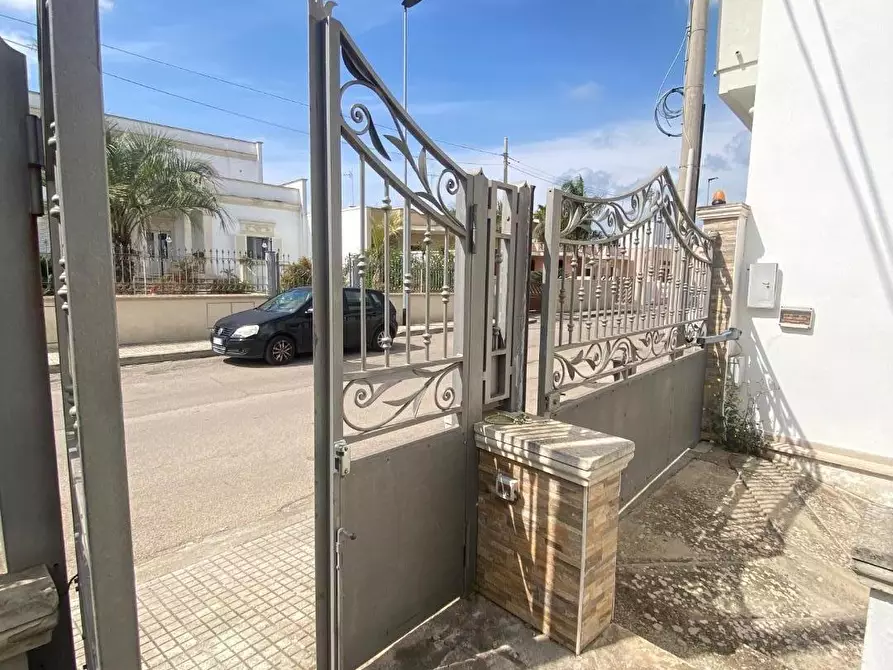 Immagine 2 di Villetta a schiera in vendita  a Carmiano